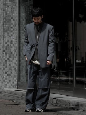 「グレー」｜「アイテム（ノーカラージャケット）」を使った、SHUさん（メンズ・170cm）の秋コーディネート