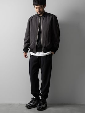 「ATTACHMENT（アタッチメント）のアイテム（MA-1）」を使った、SHUさん（メンズ・170cm）の秋コーディネート