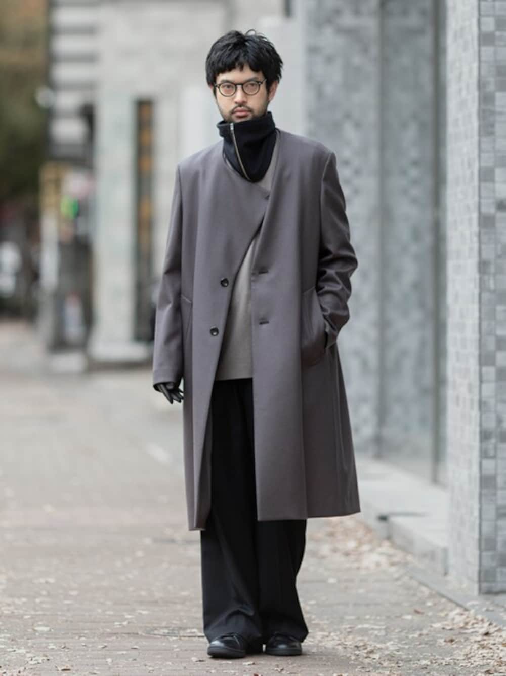 ATTACHMENTのノーカラーコートを使ったメンズ人気ファッション