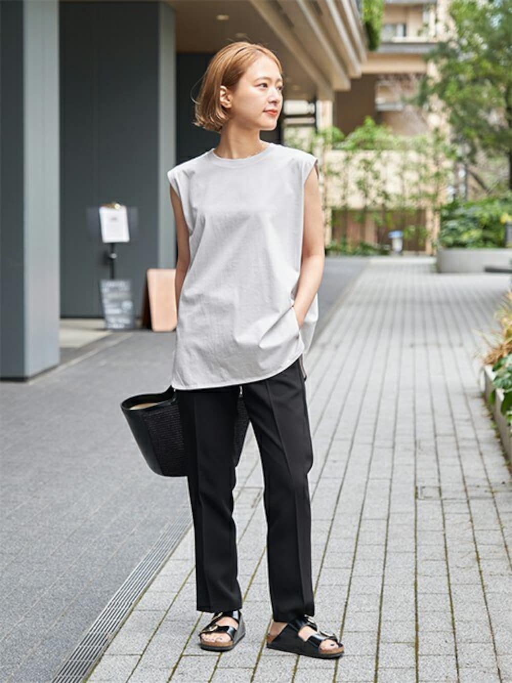 「カットソー、ss、Tシャツ、fashion、スピック＆スパン、WOMEN、Spick & Span(Spick & Span)」｜「Spick & Spanの《追加》ファインコットンノースリーブプルオーバー（Tシャツ/カットソー、グレー系）」を使った、moritaさん（レディース・153cm）の春コーディネートの1枚目の写真