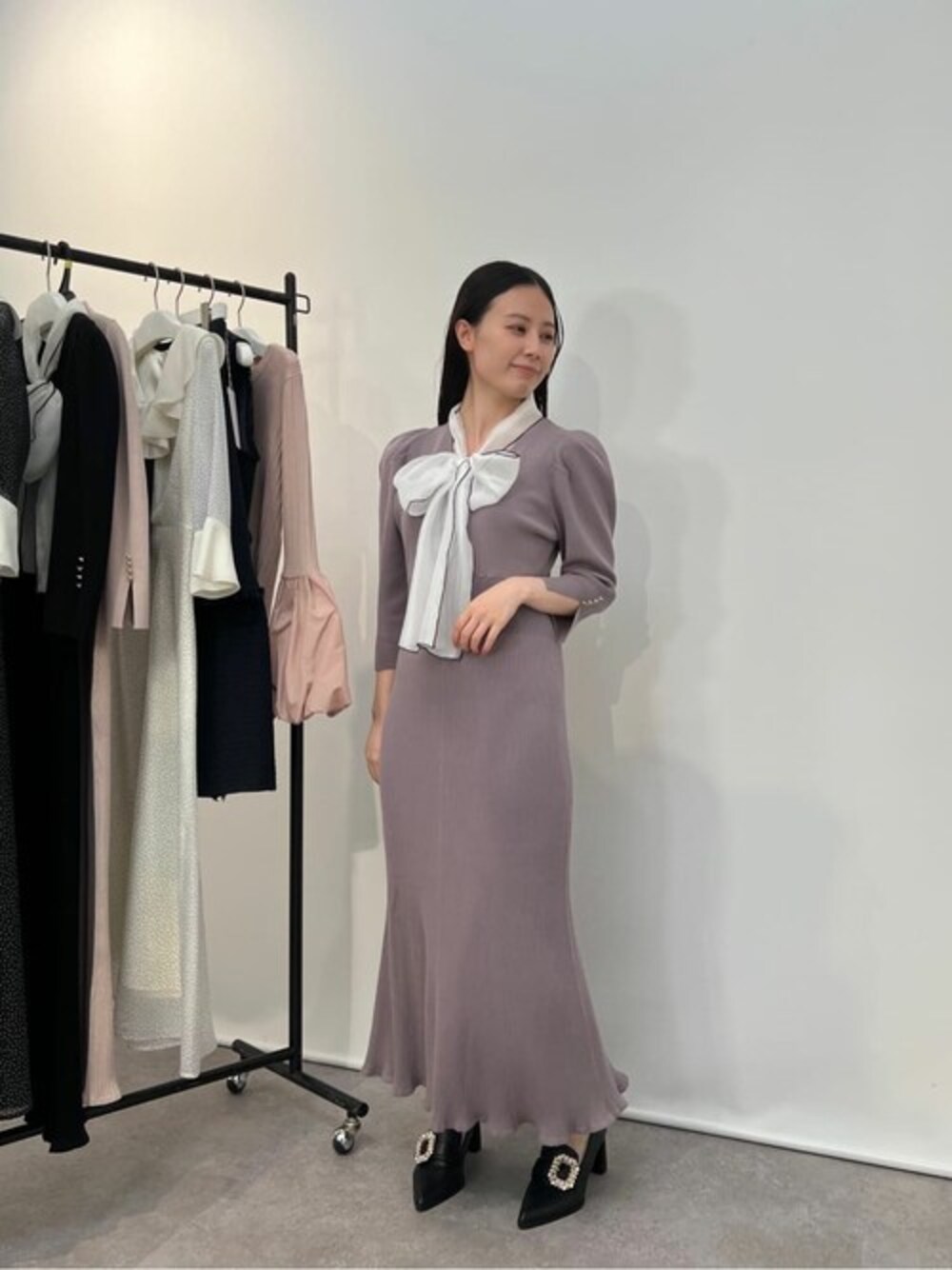 「リボン、ニットワンピース、JILL by Jillstuart、ジルバイジルスチュアート、JILLbyJILLSTUART、JILL by JILL STUART」｜「JILL by JILL STUARTの◇メロ―ボウタイマーメイドニットワンピース（ワンピース、ピンク系）」を使った、JILL by JILL STUART STAFFさん（レディース・151cm）の夏コーディネートの1枚目の写真