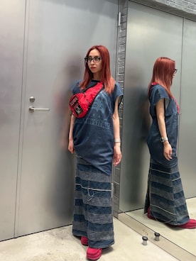 「アイテム（ボディバッグ/ウエストポーチ、レッド系）」を使った、RINAさん（レディース・152cm）の春コーディネート