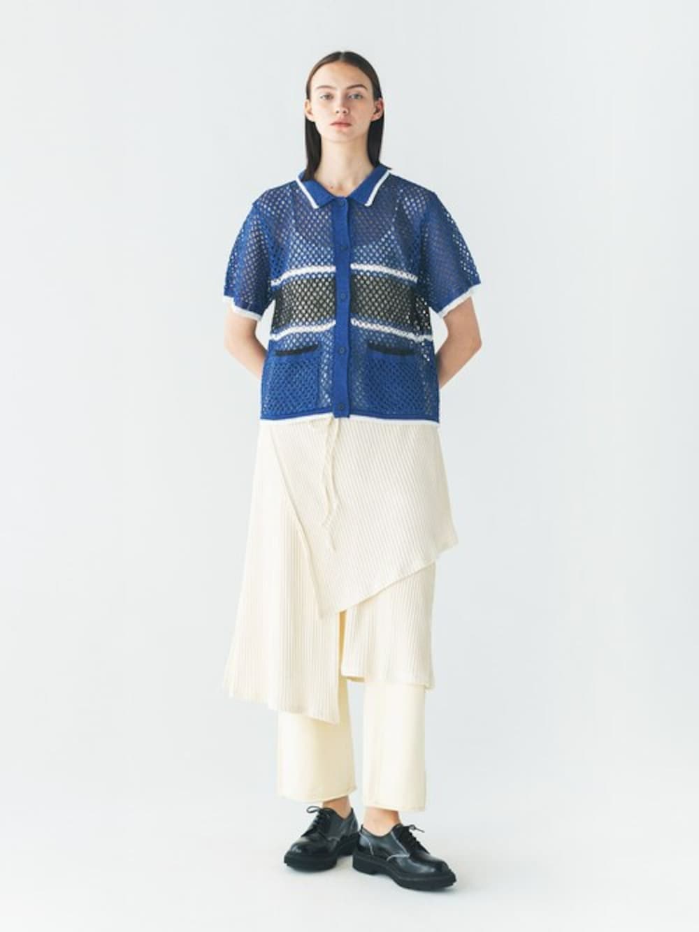 「スウェットパンツ、レイヤード、ニットワンピース、春コーデ、シアーシャツ、メッシュニット、キャミワンピース、シアートップス、F/CE.、エフシーイー」｜「F/CE. のF/CE. MESH KNIT SHIRT / エフシーイー メッシュ ニット シャツ（シャツ/ブラウス、ブルー系）」を使った、F/CE.さん（レディース・177cm）の春コーディネートの1枚目の写真