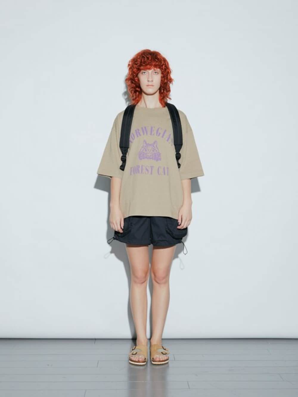「ショートパンツ、Tシャツ、オーバーサイズ、ユニセックス、ショーツ、ネコ、夏コーデ、膝上ショーツ、F/CE.、エフシーイー」｜「F/CE. のF/CE. PIGMENT DYE SHORT PANTS / エフシーイー ピグメントダイ ショート パンツ（その他パンツ、ブルー系）」を使った、F/CE.さん（レディース・177cm）の春コーディネートの1枚目の写真