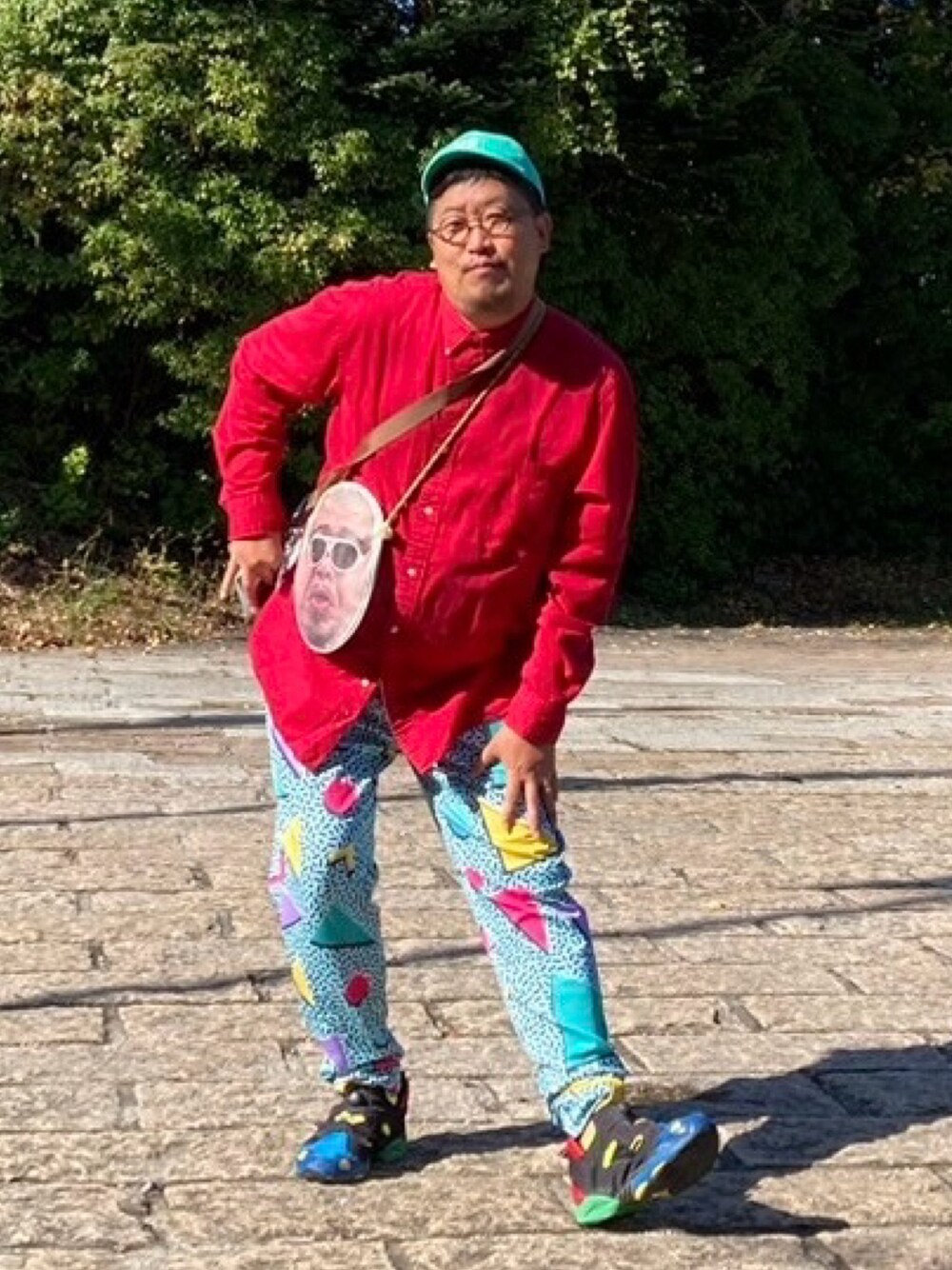 「古着、古着MIX、赤シャツ」｜「temuのアイテム（その他パンツ、その他）」を使った、松さん（メンズ・178cm）の秋コーディネートの1枚目の写真