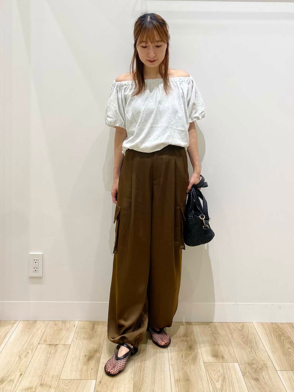 「URBAN RESEARCHのメッシュフラットシューズ（パンプス、ブラック系）」を使った、naoさん（レディース・158cm）の夏コーディネートの1枚目の写真