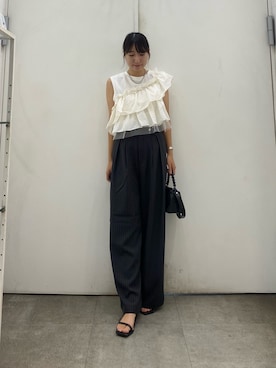 「SENSE OF PLACE by URBAN RESEARCH(センスオブプレイスバイアーバンリサーチ)のピンストライプルーズパンツ(スラックス、グレー系)」を使った、naoさん(レディース・158cm)の夏コーディネート