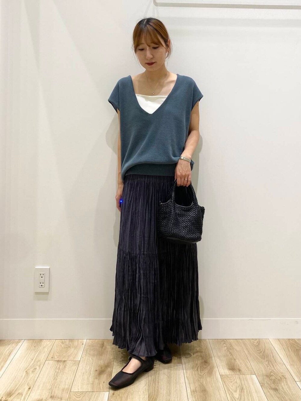 「URBAN RESEARCHのシアーメリージェーンフラットシューズ（パンプス、ブラック系）」を使った、naoさん（レディース・158cm）の夏コーディネートの1枚目の写真