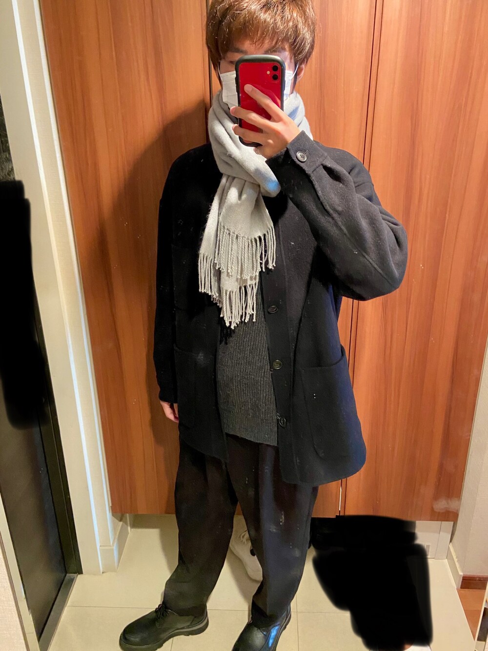 「デート、真冬コーデ、マフラー、革靴、リドム、WYM、ブラック」｜「UNIQLOのアイテム（ジャケット/アウター、ブラック系）」を使った、Teioさん（メンズ・179cm）の冬コーディネートの1枚目の写真