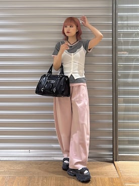 「JEANASIS（ジーナシス）のアンティークステッチボストン/646442（ボストンバッグ、ブラック系）」を使った、archangramさん（レディース）の春コーディネート