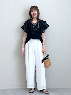「Elura（エルーラ）のサラサラサマーギャザーパンツ/451127（その他パンツ、ホワイト系）」を使った、atsukoさん（レディース・162cm）の夏コーディネート