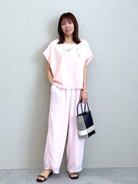 「Elura（エルーラ）のサラサラサマーギャザーパンツ/451127（その他パンツ、ピンク系）」を使った、atsukoさん（レディース・162cm）の夏コーディネート