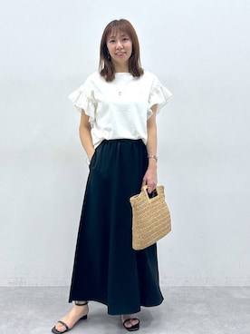 「Elura（エルーラ）のスクエアートゥ華奢サンダル/646445（サンダル、ブラック系）」を使った、atsukoさん（レディース・162cm）の春コーディネート