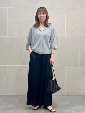 「Elura（エルーラ）のスクエアートゥ華奢サンダル/646445（サンダル、ブラック系）」を使った、atsukoさん（レディース・162cm）の春コーディネート