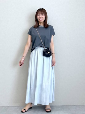 「Elura（エルーラ）のスクエアートゥ華奢サンダル/646445（サンダル、ブラック系）」を使った、atsukoさん（レディース・162cm）の夏コーディネート