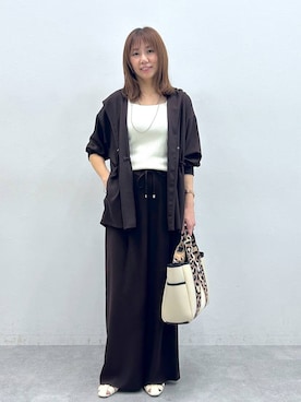 「Elura（エルーラ）のグルカパンプス/637045（パンプス、ホワイト系）」を使った、atsukoさん（レディース・162cm）の春コーディネート