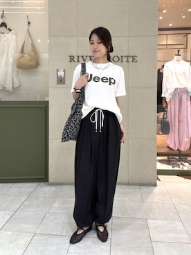 「RIVE DROITE（リヴドロワ）の【大人のロゴTシャツ】Jeep Tee（Tシャツ/カットソー、ホワイト系）」を使った、kotoko0712さん（レディース・162cm）の夏コーディネート