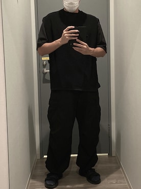 「UNIQLO（ユニクロ）のエアリズムコットンオーバーサイズTシャツ（5分袖）（Tシャツ/カットソー、ブラック系）」を使った、木下さん（メンズ・177cm）の秋コーディネート