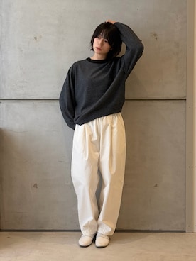 「かぐれ（カグレ）のコットンクロップドパンツ（その他パンツ、ホワイト系）」を使った、永山新菜  ninさん（レディース・155cm）の秋コーディネート