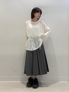 「KBF（ケイビーエフ）のルーズシアートップス+ストラップ（Tシャツ/カットソー、ホワイト系）」を使った、永山新菜  ninさん（レディース・155cm）の秋コーディネート