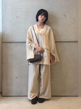 「URBAN RESEARCH ROSSO（アーバンリサーチロッソ）のARTESANOS　ショルダー2WAYバッグ（ハンドバッグ、ブラウン系）」を使った、永山新菜  ninさん（レディース・155cm）の秋コーディネート