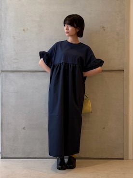 「URBAN RESEARCH Sonny Label（アーバンリサーチサニーレーベル）のフリルカットドッキングワンピース（ワンピース、ブルー系）」を使った、永山新菜  ninさん（レディース・155cm）の夏コーディネート