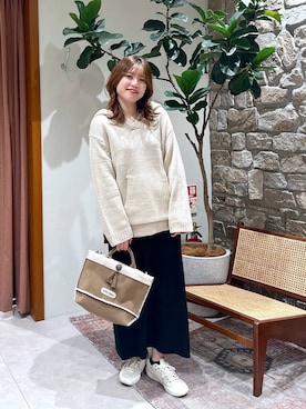 「Minnetonka（ミネトンカ）のアイテム」を使った、カレンさん（レディース・160cm）の秋コーディネート