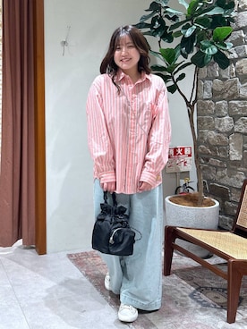 「THEATRE PRODUCTS（シアタープロダクツ）のアイテム（ショルダーバッグ）」を使った、カレンさん（レディース・160cm）の春コーディネート