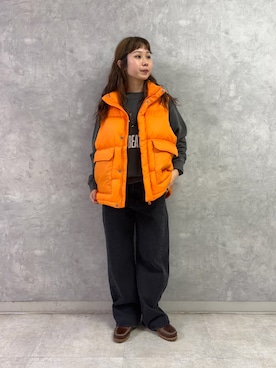 「URBAN RESEARCH DOORS（アーバンリサーチドアーズ）の『別注』Marmot×DOORS　DOWN VEST（その他アウター、オレンジ系）」を使った、noeさん（レディース・156cm）の秋コーディネート
