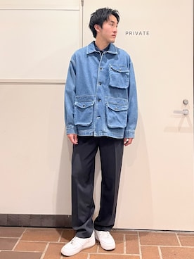 「ITEMS URBANRESEARCH（アイテムズ アーバンリサーチ）のスナップボタンデニムレギュラーカラーシャツ（シャツ/ブラウス、ブルー系）」を使った、Jasmineさん（メンズ・173cm）の春コーディネート