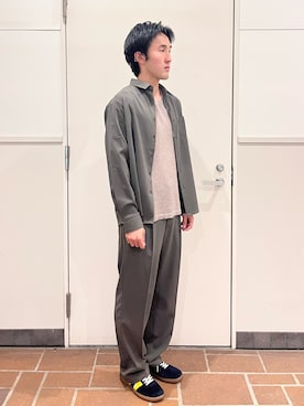 「ITEMS URBANRESEARCH（アイテムズ アーバンリサーチ）のアイテム（ニット/セーター）」を使った、Jasmineさん（メンズ・173cm）の春コーディネート