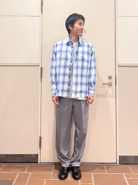 「ITEMS URBANRESEARCH（アイテムズ アーバンリサーチ）のオンブレチェックレギュラーカラーライトシャツ（シャツ/ブラウス、ブルー系）」を使った、Jasmineさん（メンズ・173cm）の春コーディネート