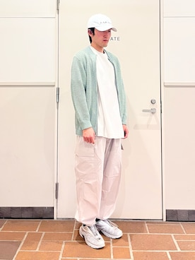 「SENSE OF PLACE by URBAN RESEARCH（センスオブプレイスバイアーバンリサーチ）の『ユニセックス』『洗濯可』シアーメッシュドライバーズカーディガン（カーディガン/ボレロ、グリーン系）」を使った、Jasmineさん（メンズ・173cm）の春コーディネート