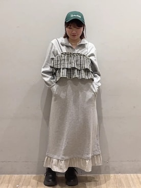 「earth music&ecology（アースミュージックアンドエコロジー）のアソートチェックティアードビスチェ（ベスト、ブラック系）」を使った、earth music&ecology officialさん（レディース・158cm）の春コーディネート