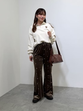 「earth music&ecology（アースミュージックアンドエコロジー）のアイテム（ショルダーバッグ）」を使った、earth music&ecology officialさん（レディース・159cm）の秋コーディネート