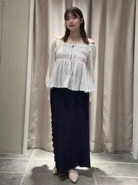 「earth music&ecology（アースミュージックアンドエコロジー）のサイドメローリブニットスカート（スカート、ブルー系）」を使った、earth music&ecology officialさん（レディース・152cm）の春コーディネート