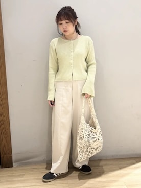 「earth music&ecology（アースミュージックアンドエコロジー）の【2026SS】バルーンパンツ（その他パンツ、ホワイト系）」を使った、earth music&ecology officialさん（レディース・152cm）の春コーディネート