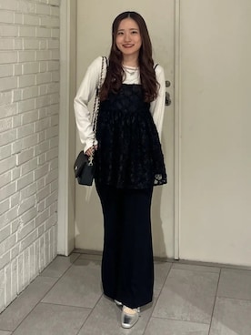 「earth music&ecology（アースミュージックアンドエコロジー）の2WAYチェーンコンパクトバッグ（ショルダーバッグ、ブラック系）」を使った、earth music&ecology officialさん（レディース・152cm）の春コーディネート