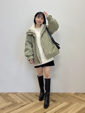 「アイテム（マウンテンパーカー）」を使った、earth music&ecology officialさん（レディース・158cm）の冬コーディネート