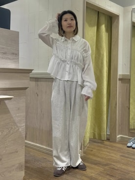 「earth music&ecology（アースミュージックアンドエコロジー）のレースレイヤード風スウェットパンツ（その他パンツ、ホワイト系）」を使った、earth music&ecology officialさん（レディース・152cm）の春コーディネート