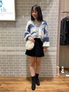 「earth music&ecology（アースミュージックアンドエコロジー）のアイテム（ニット/セーター）」を使った、earth music&ecology officialさん（レディース・162cm）の秋コーディネート