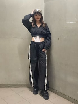 「EVRIS（エヴリス）のアイテム（ジャケット/アウター）」を使った、齊藤愛奈さん（レディース・162cm）の秋コーディネート