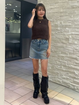 「アイテム（デニムスカート）」を使った、齊藤愛奈さん（レディース・162cm）の夏コーディネート