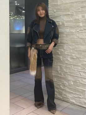 「アイテム（キーケース/キーアクセサリー）」を使った、齊藤愛奈さん（レディース・162cm）の秋コーディネート