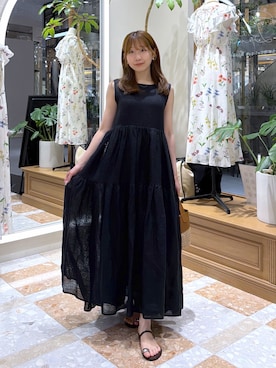 「La boutique BonBon（ラブティックボンボン）の【ラグジュアリー感漂うワンピース】リネンティアードワンピース（ワンピース、ブラック系）」を使った、ayakaさん（レディース・157cm）の夏コーディネート