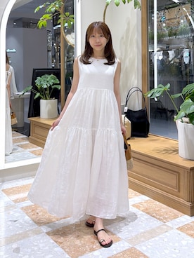 「La boutique BonBon（ラブティックボンボン）の【ラグジュアリー感漂うワンピース】リネンティアードワンピース（ワンピース、ホワイト系）」を使った、ayakaさん（レディース・157cm）の夏コーディネート