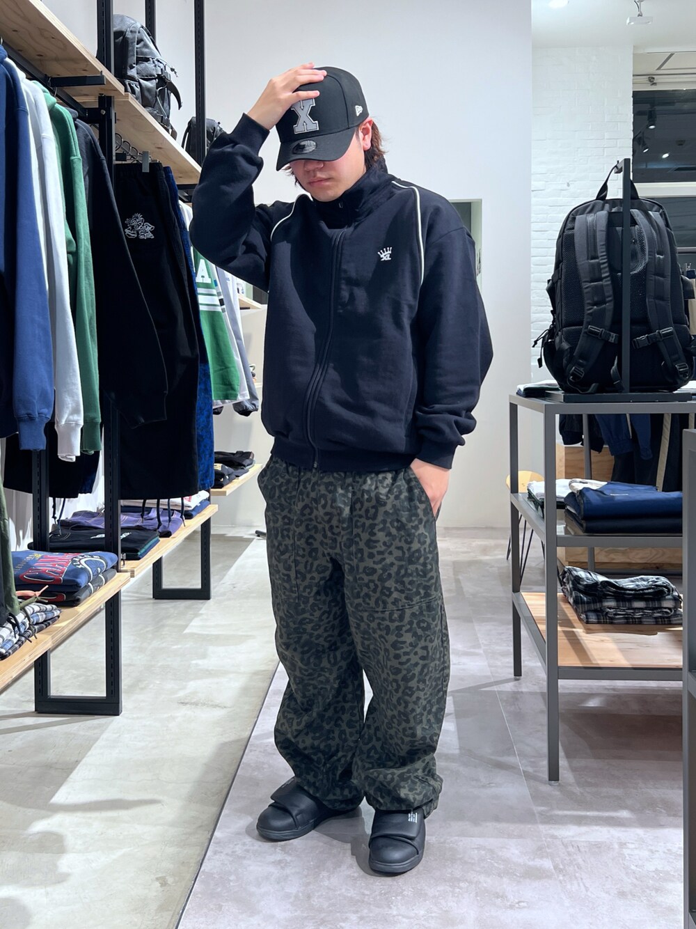 XLARGE（エクストララージ）の「EMBROIDERED LOGO PIPING ZIP UP