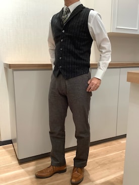 「TOKYO SHIRTS（トウキョウシャツ）のストライプ 前身カットラペル　ニットジ（ベスト）」を使った、BRICK HOUSE by Tokyo Shirts 高崎イオンモール店さん（メンズ・170cm）の秋コーディネート