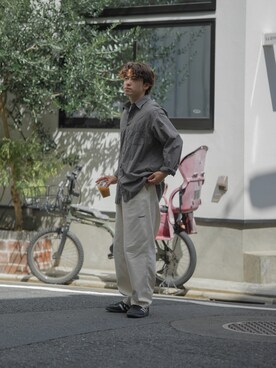 「adidas（アディダス）のアイテム（スニーカー、ブラック系）」を使った、けーすけさん（メンズ・165cm）の秋コーディネート