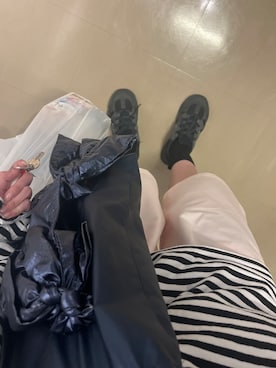 「アイテム（バッグ、ブルー系）」を使った、ariさん（レディース・161cm）の秋コーディネート